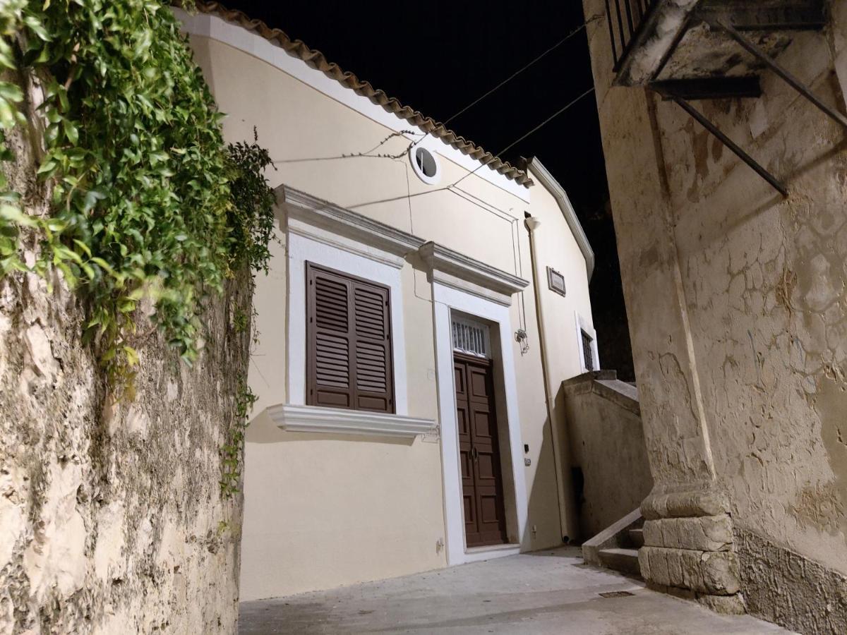 Casa Mavi Limite Delle Due Matrici Βίλα Μόντικα Εξωτερικό φωτογραφία